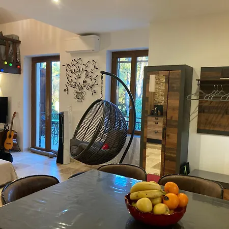 Casa vacanze La Belle D'aurelie Avec Professionnel En Pleine Campagne Et Proche De Roquemaure (Gard)