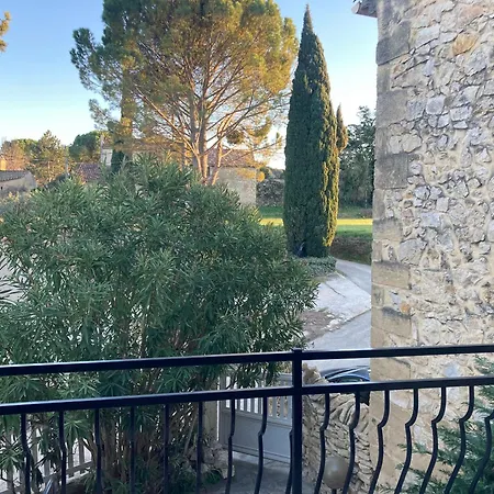 La Belle D'aurelie Avec Professionnel En Pleine Campagne Et Proche De * Roquemaure (Gard)